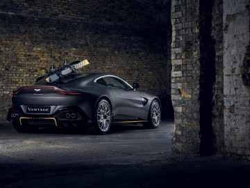 Aston Martin Vantage i DBS Superleggera 007